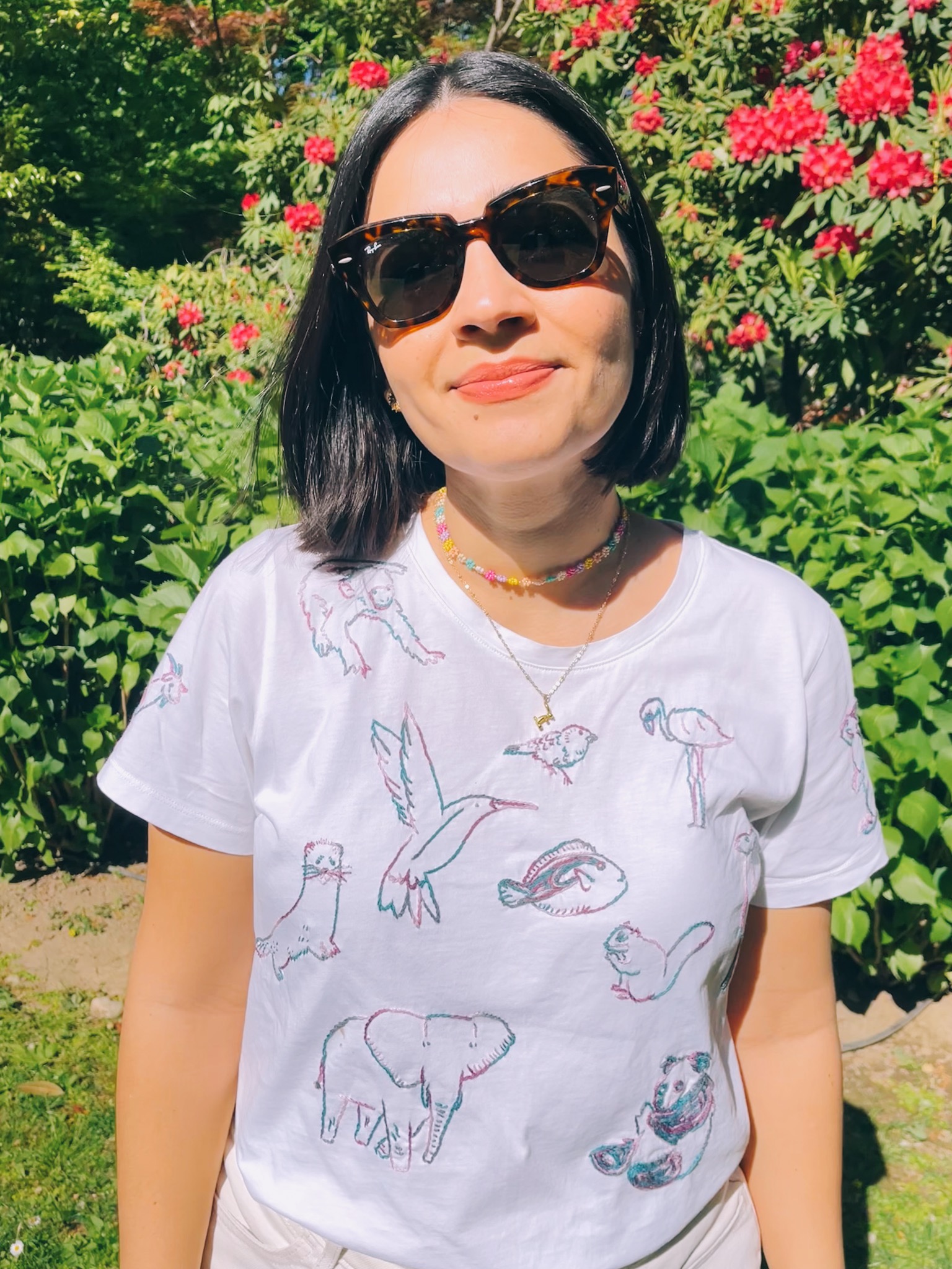 Embroidered tshirt with 21 animals